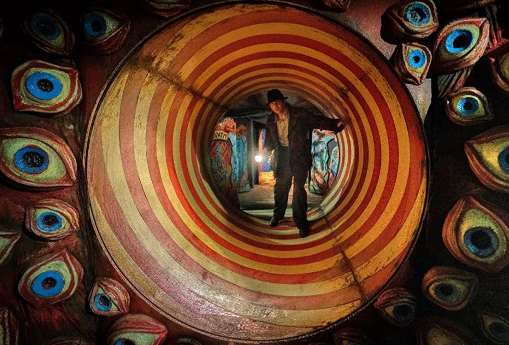 Photo from the movie Nightmare Alley: Visions of Darkness and Light