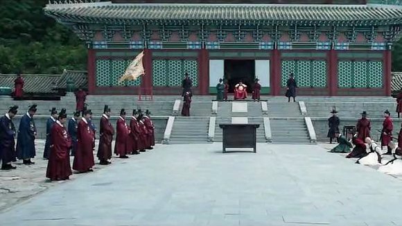 Photo from the movie The Throne