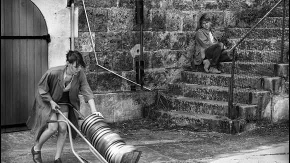 Photo from the movie In the Shadow of Women