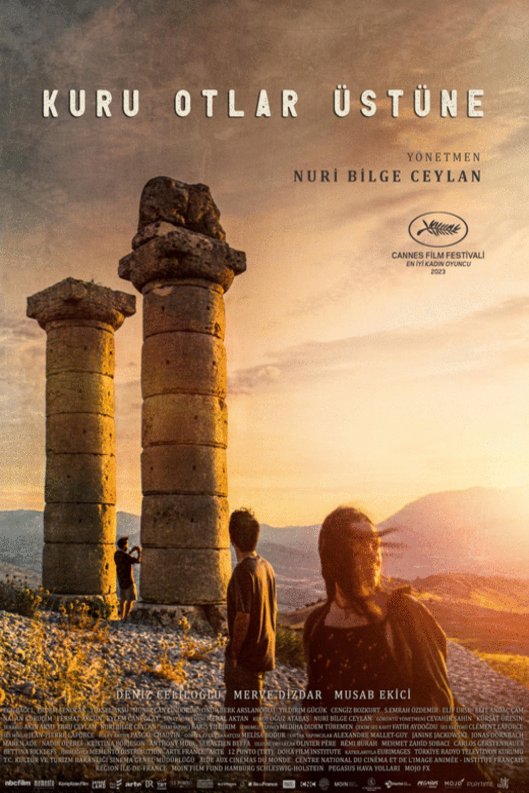 L'affiche du film Kuru Otlar Üstüne