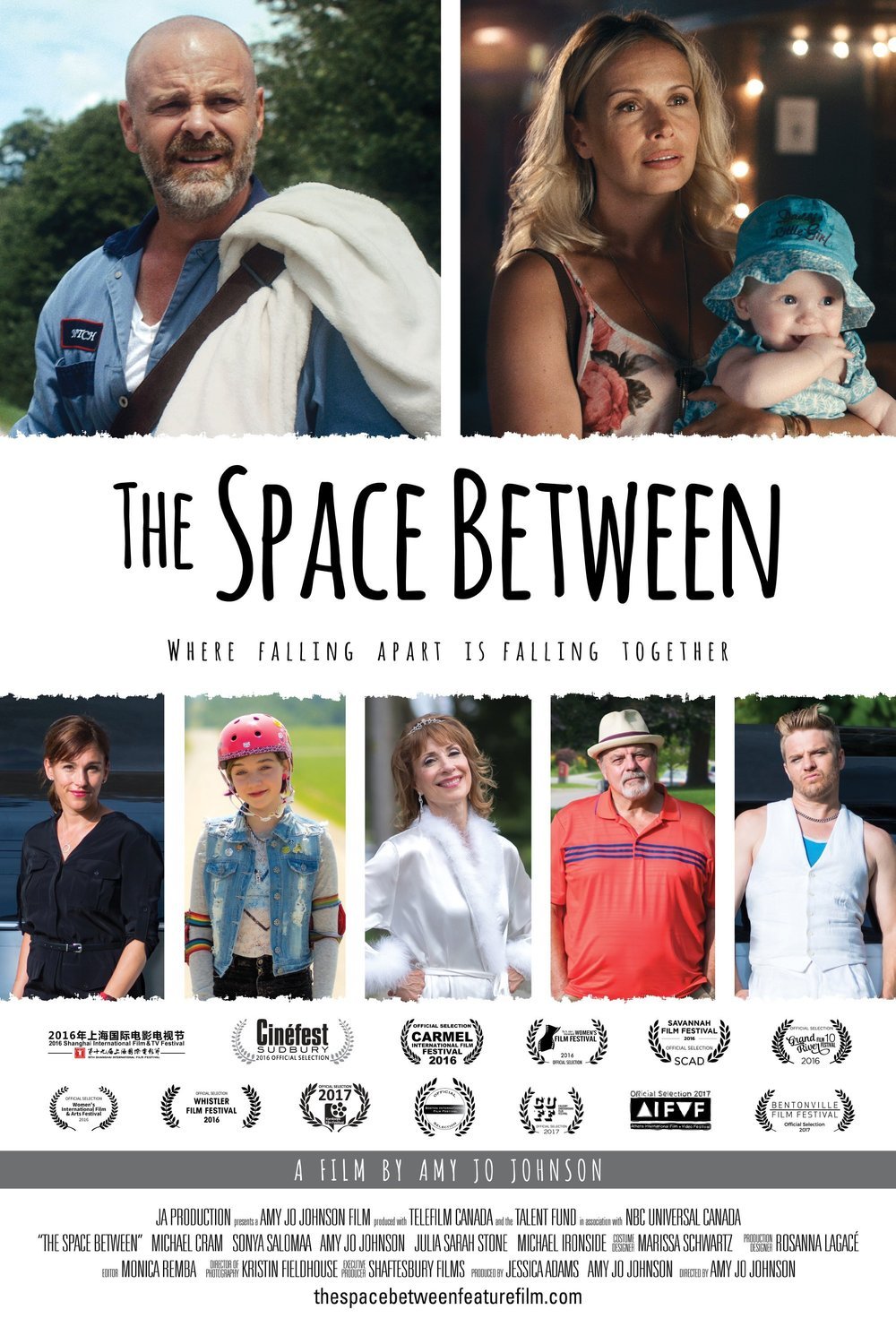 L'affiche du film The Space Between